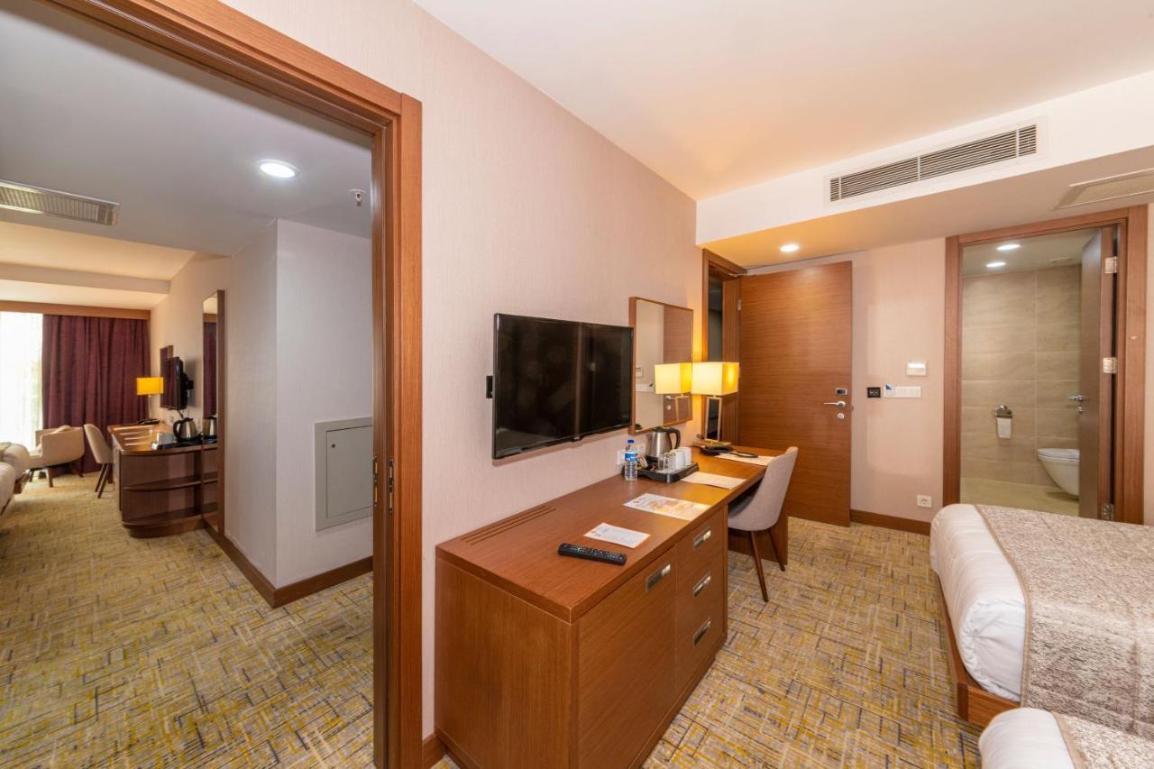 Land Park Отель 4*